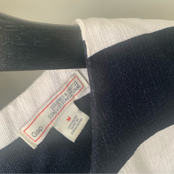Sturdy cotton striped short sleeve top from The Gap. - Picture 3 of 3